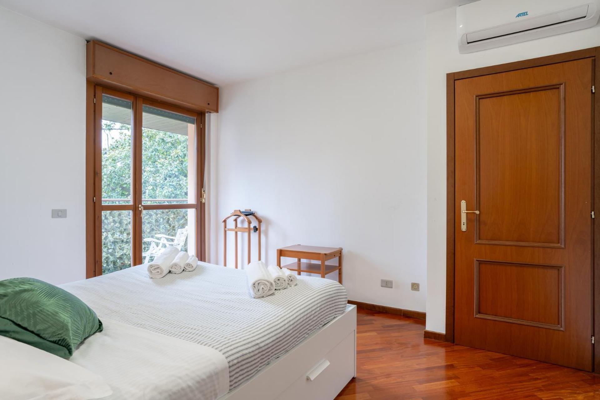 Spacious Bright Apartment Near City Center And Como Lake With Air Conditioning Lecco Dış mekan fotoğraf